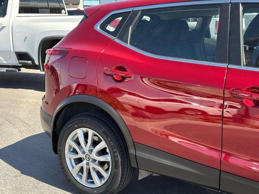 Scarlet Ember Pearl Metallic 2022 Nissan Rogue Sport S