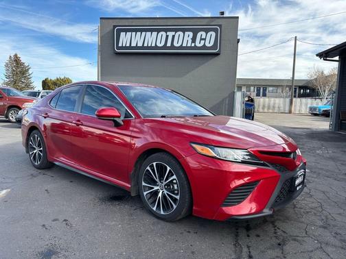 2020 Toyota Camry SE