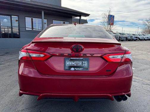 2020 Toyota Camry SE