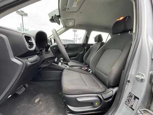 2021 Hyundai VENUE SE