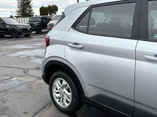 2021 Hyundai VENUE SE