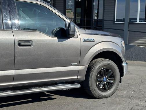 Magnetic Metallic 2017 Ford F-150 XLT