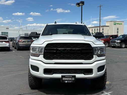 Bright White Clearcoat 2022 RAM 2500 Tradesman Crew Cab 4x4 8' Box