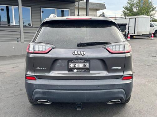 Granite Crystal Metallic Clearcoat 2019 Jeep Cherokee Latitude Plus