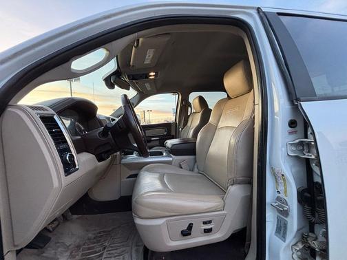 2017 RAM 3500 Laramie Mega Cab 4x4 6'4' Box