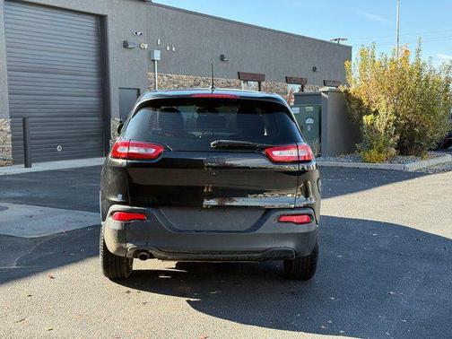 2016 Jeep Cherokee Sport