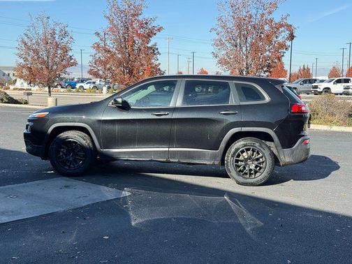 2016 Jeep Cherokee Sport