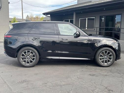 Santorini Black Metallic 2024 Land Rover Range Rover Sport SE