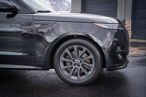 Santorini Black Metallic 2024 Land Rover Range Rover Sport SE