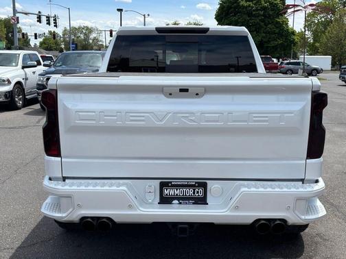 Iridescent Pearl Tricoat 2019 Chevrolet Silverado 1500 High Country