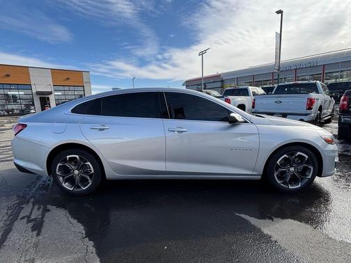 2022 Chevrolet Malibu FWD LT