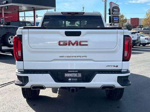 2023 GMC Sierra 1500 AT4
