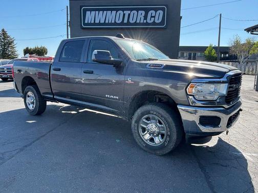 Granite Crystal Metallic Clearcoat 2020 RAM 3500 Tradesman Crew Cab 4x4 6'4' Box