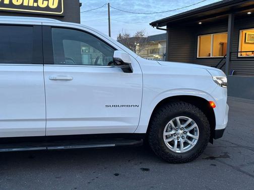 2022 Chevrolet Suburban LT