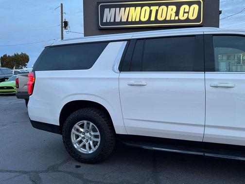 2022 Chevrolet Suburban LT