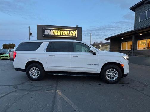 2022 Chevrolet Suburban LT