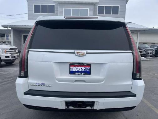 2018 Cadillac Escalade ESV Luxury