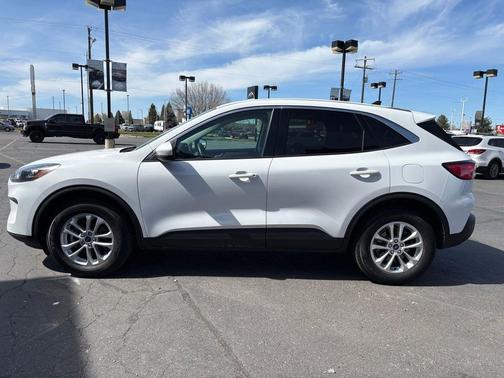 Oxford White 2021 Ford Escape SE