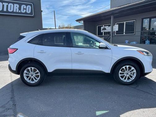 Oxford White 2021 Ford Escape SE