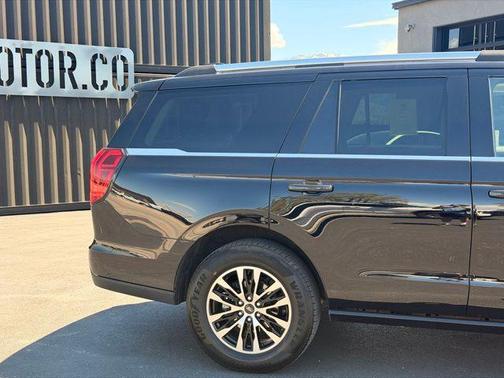 Black Metallic 2025 Ford Expedition Platinum
