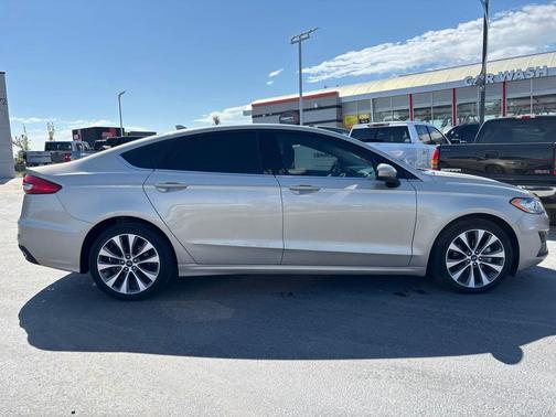 White Gold Metallic 2019 Ford Fusion SE