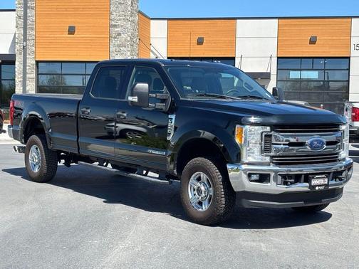 Shadow Black 2017 Ford F-250 XLT