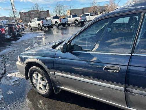 1999 Subaru Legacy Base