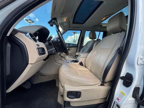 2015 Land Rover LR4 Base