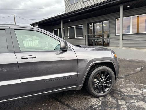 2017 Jeep Grand Cherokee Altitude