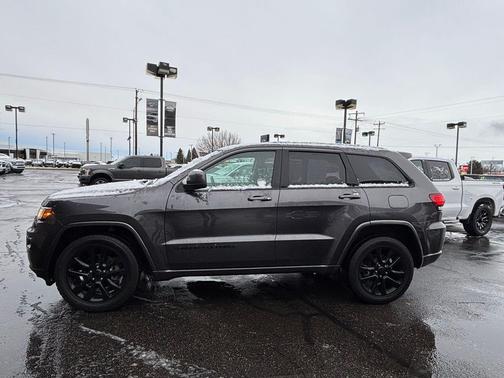 2017 Jeep Grand Cherokee Altitude