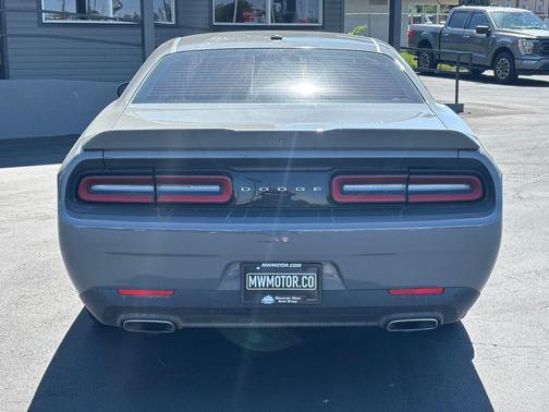 Destroyer Gray Clearcoat 2017 Dodge Challenger SXT