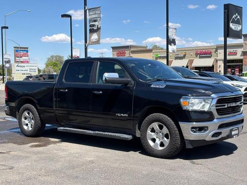 Diamond Black Crystal Pearlcoat 2019 RAM 1500 Big Horn