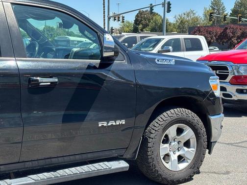 Diamond Black Crystal Pearlcoat 2019 RAM 1500 Big Horn