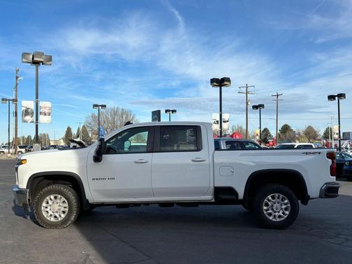 Summit White 2021 Chevrolet Silverado 2500 LT
