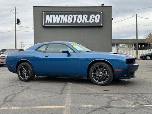 2022 Dodge Challenger SXT
