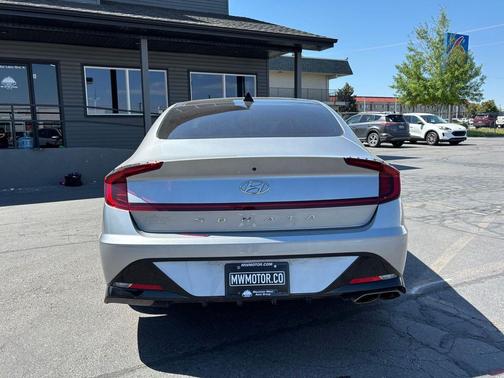 Shimmering Silver Pearl 2020 Hyundai SONATA SEL