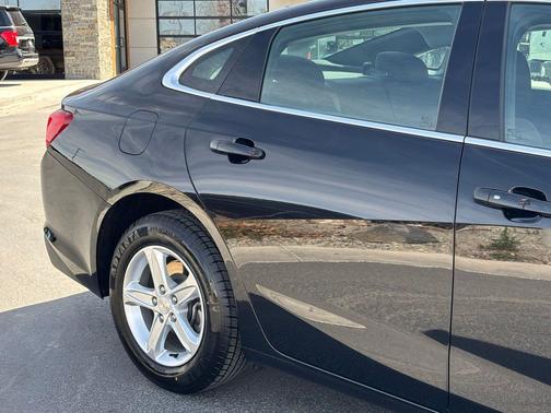 Mosaic Black Metallic 2024 Chevrolet Malibu 1LS