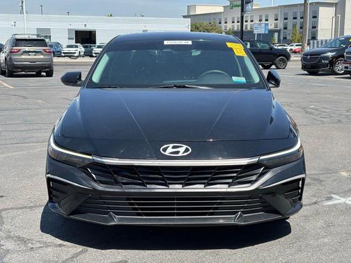 Abyss Black 2024 Hyundai ELANTRA SE