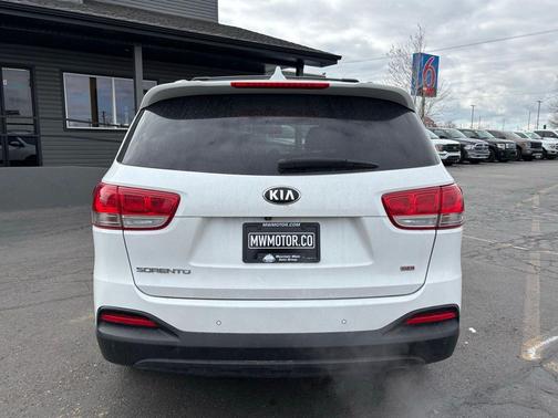2018 Kia Sorento LX