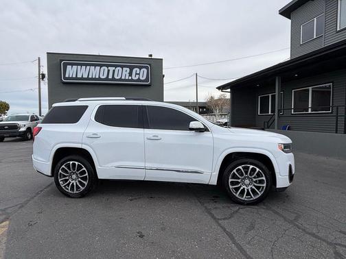 2020 GMC Acadia Denali
