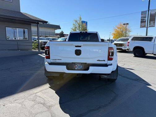 2021 RAM 3500 Limited Crew Cab 4x4 8' Box