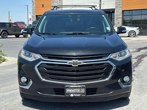 Mosaic Black Metallic 2019 Chevrolet Traverse LT Leather