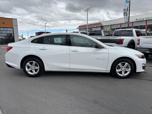 Summit White 2023 Chevrolet Malibu 1LS