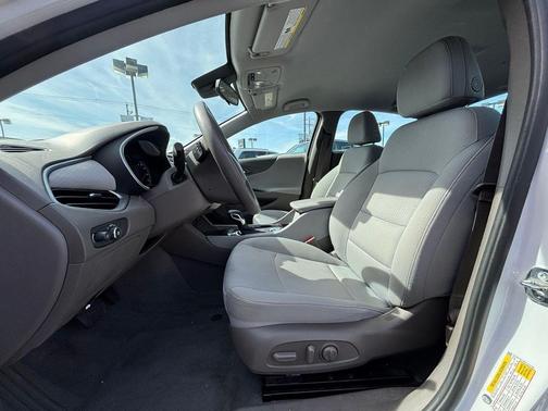 Summit White 2023 Chevrolet Malibu 1LS