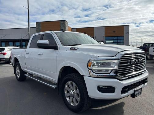 2022 RAM 2500 Laramie Crew Cab 4x4 6'4' Box
