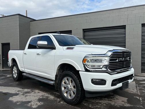 2022 RAM 2500 Laramie Crew Cab 4x4 6'4' Box