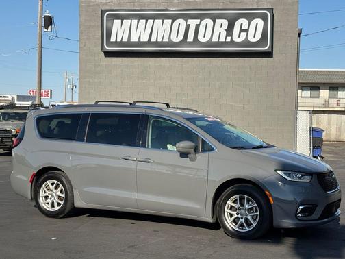 Ceramic Gray Clearcoat 2021 Chrysler Pacifica Touring L