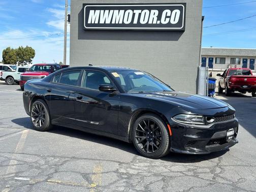 Pitch Black Clearcoat 2017 Dodge Charger R/T