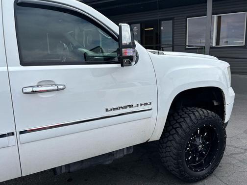 2011 GMC Sierra 2500 Denali