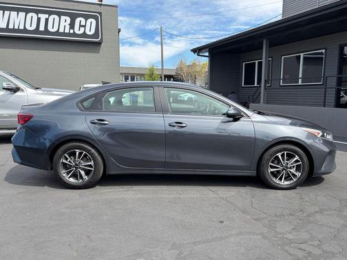 Gravity Gray 2024 Kia Forte LXS